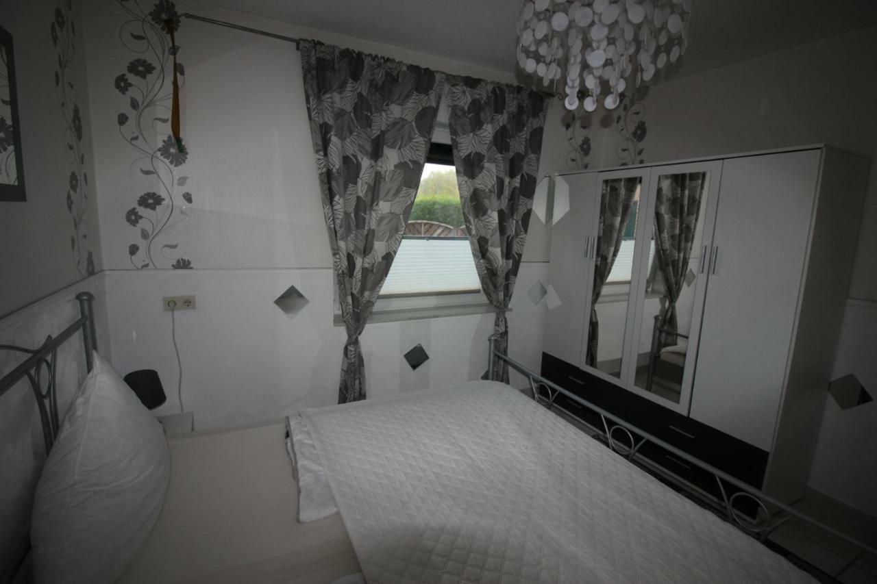 Haus Abbi, Ferienwohnung Mit Schwimmbad Hage المظهر الخارجي الصورة